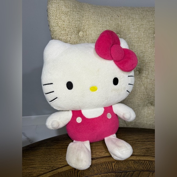Hello Kitty Plush Pillow - Picture 1 of 3